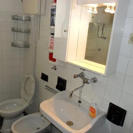 Park Apartment *