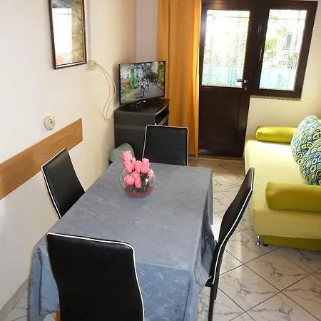 Park Apartment